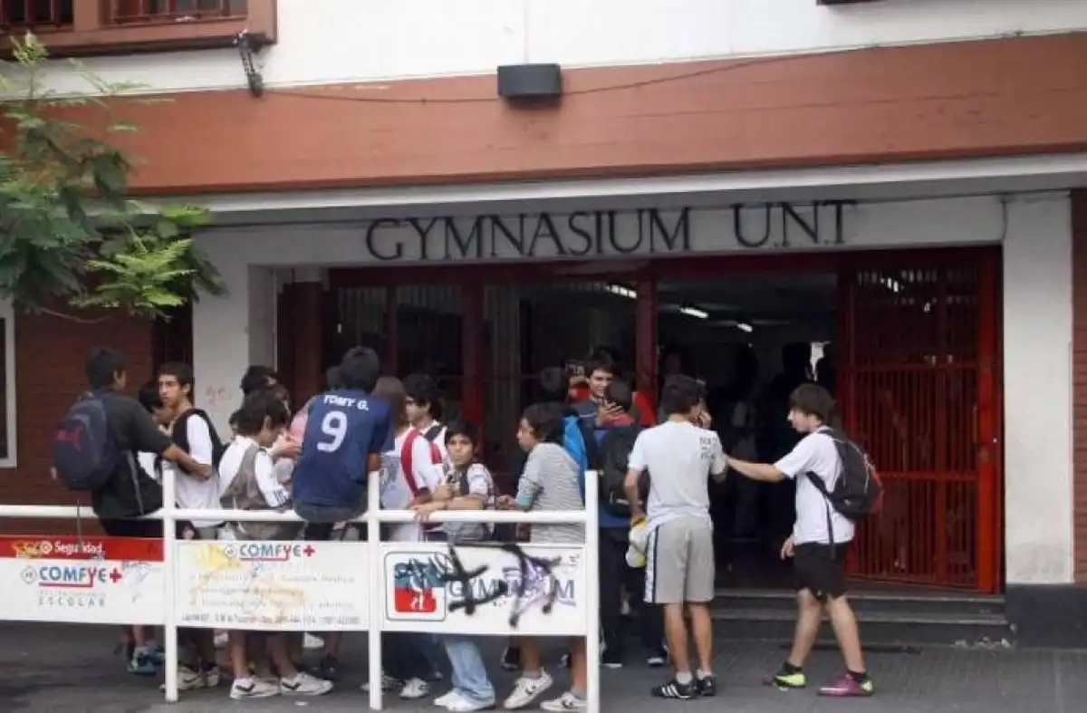 PARA ESCUELAS EXPERIMENTALES. La capacitación será virtual, durará 90 horas y reunirá a especialistas en psicología, educación y prevención de consumos problemáticos. / GYMNASIUM UNT