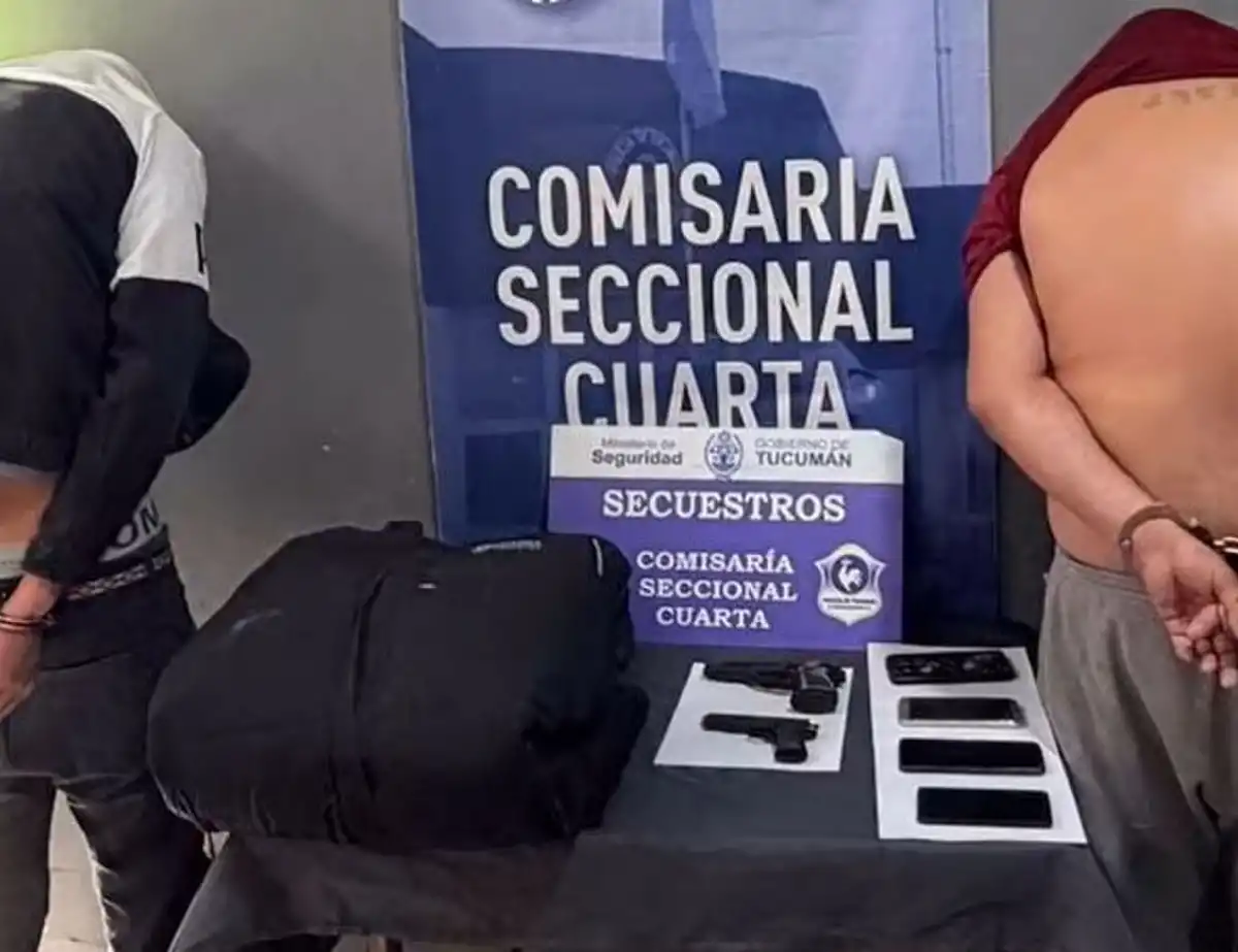 Violento robo en la Capital: dos ladrones gatillaron a un joven en la parada de colectivo