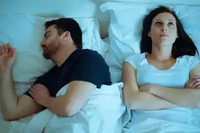 El sexo también paga la crisis: cómo el pluriempleo afecta el deseo y las parejas