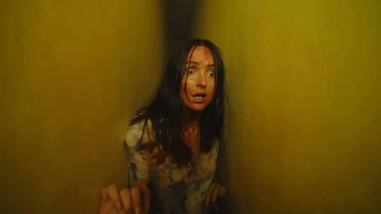 BACKROOMS. Un relato de terror creado por varios usuarios de internet.