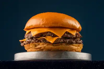 Día de la Hamburguesa: la nueva campaña de Ruddy’s que apuesta a un producto hecho de verdad