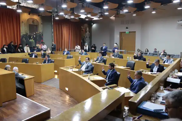Concejo Deliberante capitalino: el alfarismo y el PJ cruzaron chicanas por la denuncia penal
