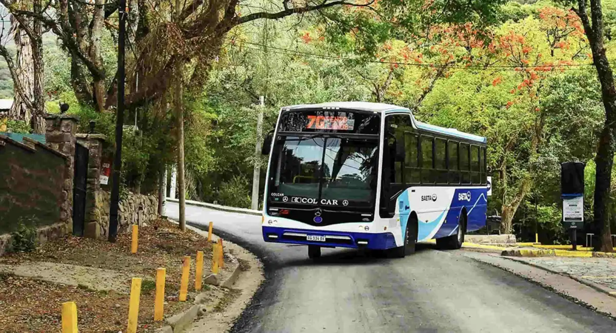 La crisis en el transporte no solo afecta a Tucumán: Salta suspende la circulación nocturna de colectivos. 