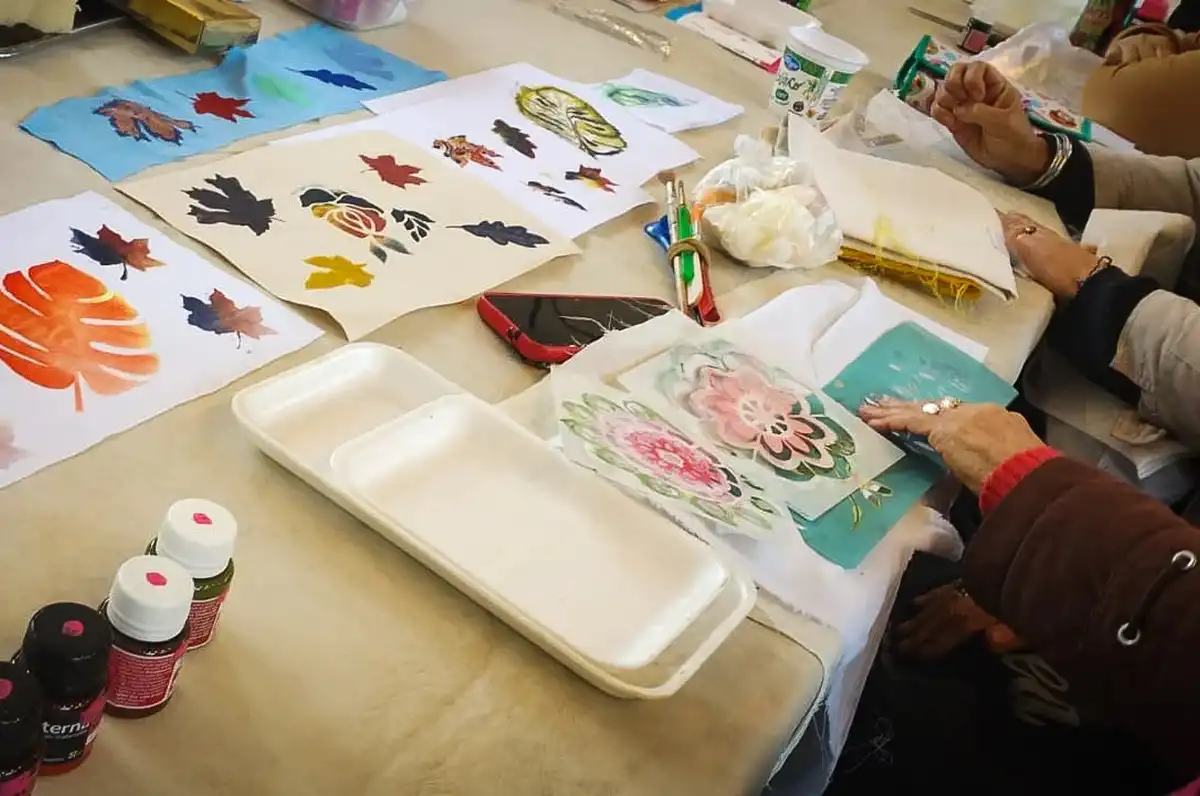 Jóvenes y adultos podrán inscribirse al taller de pintura acrílica para desarrollar su creatividad.