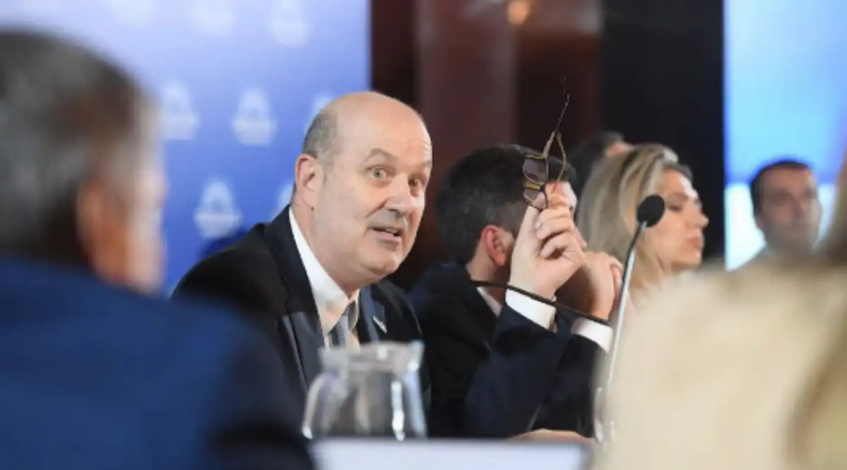 Sturzenegger detalló los alcances de la iniciativa sobre Sociedades.
