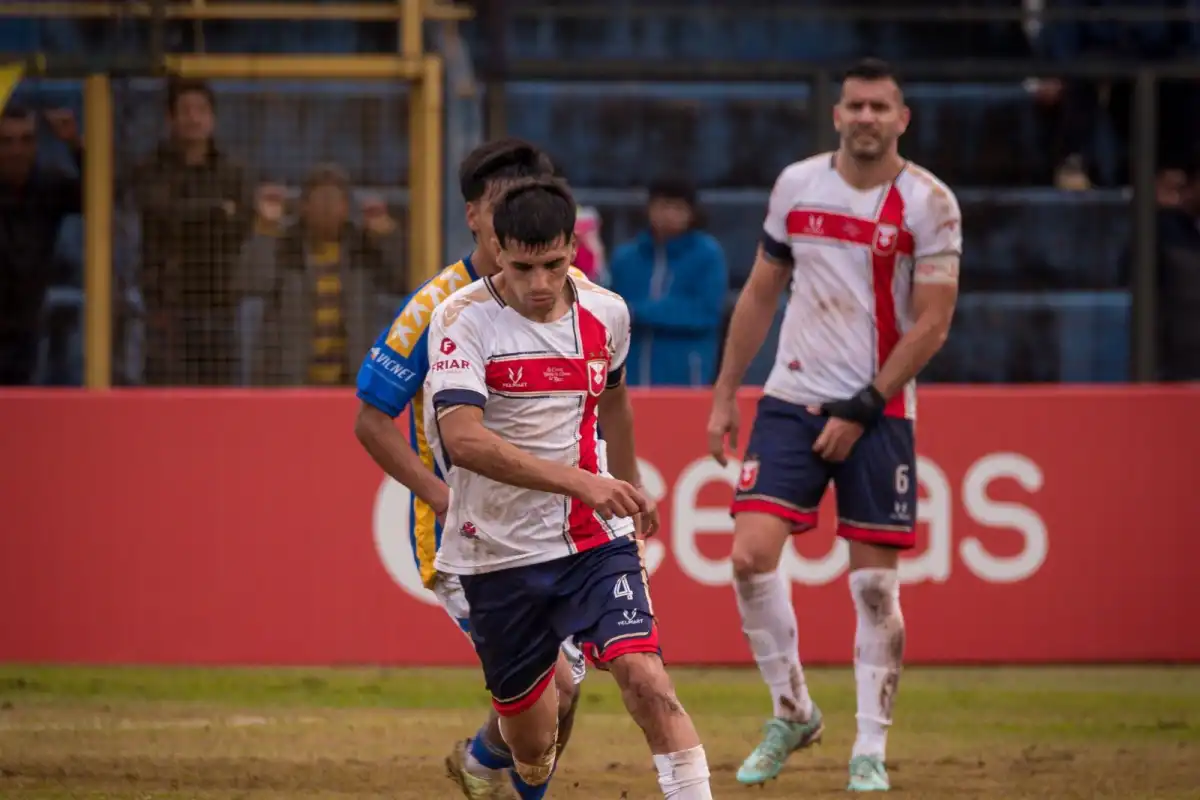 BUEN MOMENTO. El defensor Agustín Smith de Tucumán Central. 