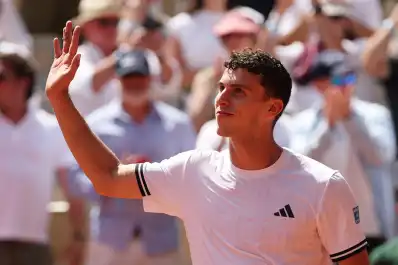 Juan Manuel Cerúndolo ganó otra batalla maratónica y avanzó a octavos de Roland Garros