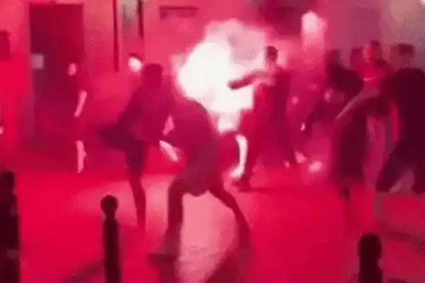 Violenta batalla entre hinchas de PSG y Arsenal en la previa de la final de la Champions League