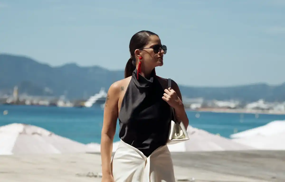 ¿Cuál es el nuevo top básico de moda que favorece a todos los cuerpos, según Vogue?