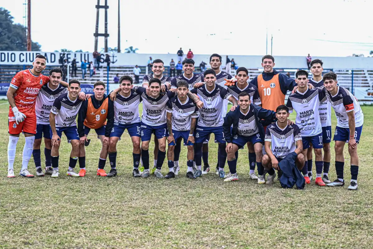 PUNTERO. Almirante Brown desbancó a Famaillá y mira a todos desde arriba.