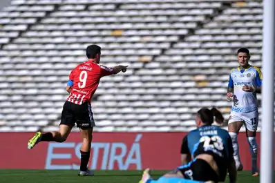 Estudiantes de La Plata aplastó a Rosario Central y sigue en carrera en la Copa Argentina
