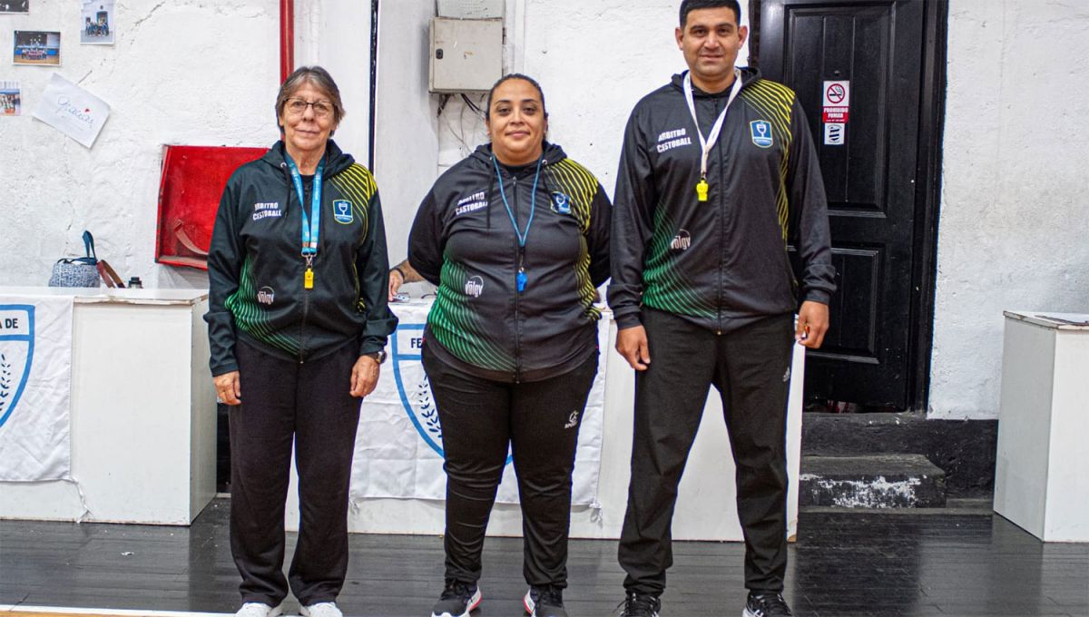 ORGULLO. Dos tucumanos dirigieron la final de Cestoball. Gentileza Esteban Pavón