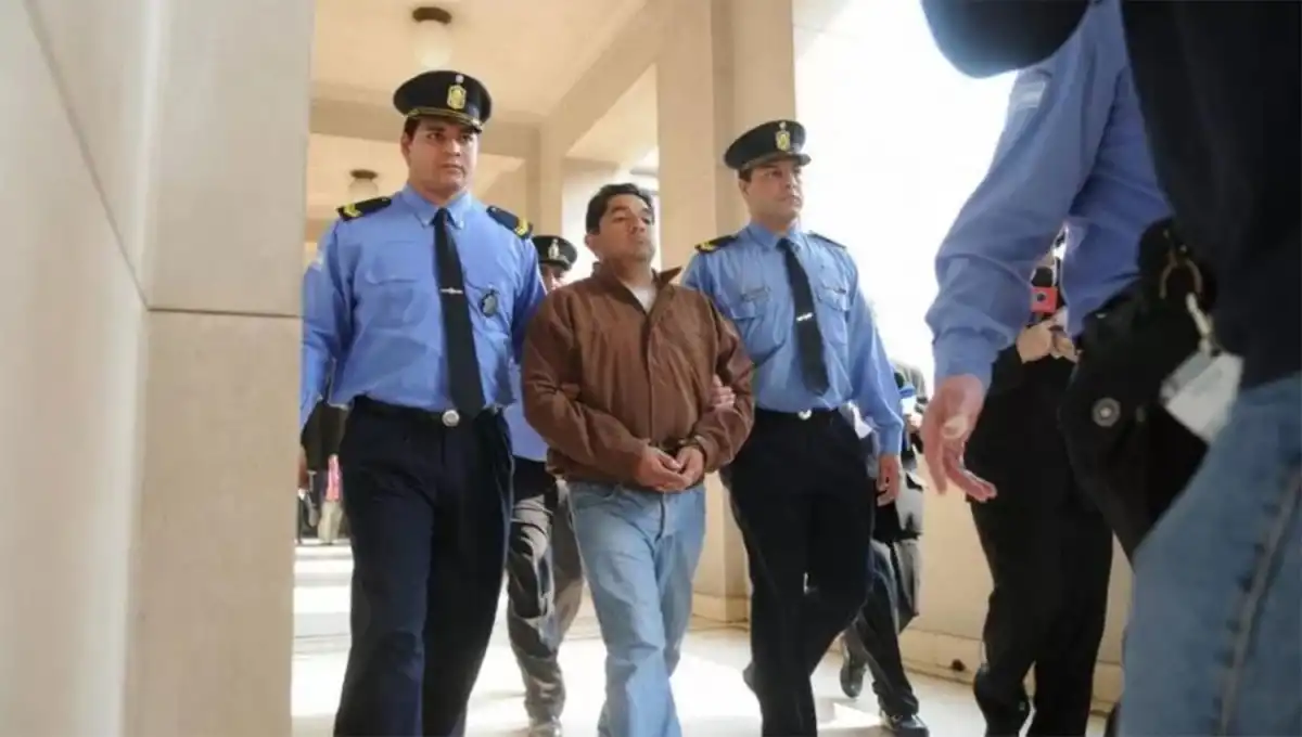 POR TRIBUNALES. Mario El Lobo Estequín después de haber recibido la condena por el crimen de su suegra.