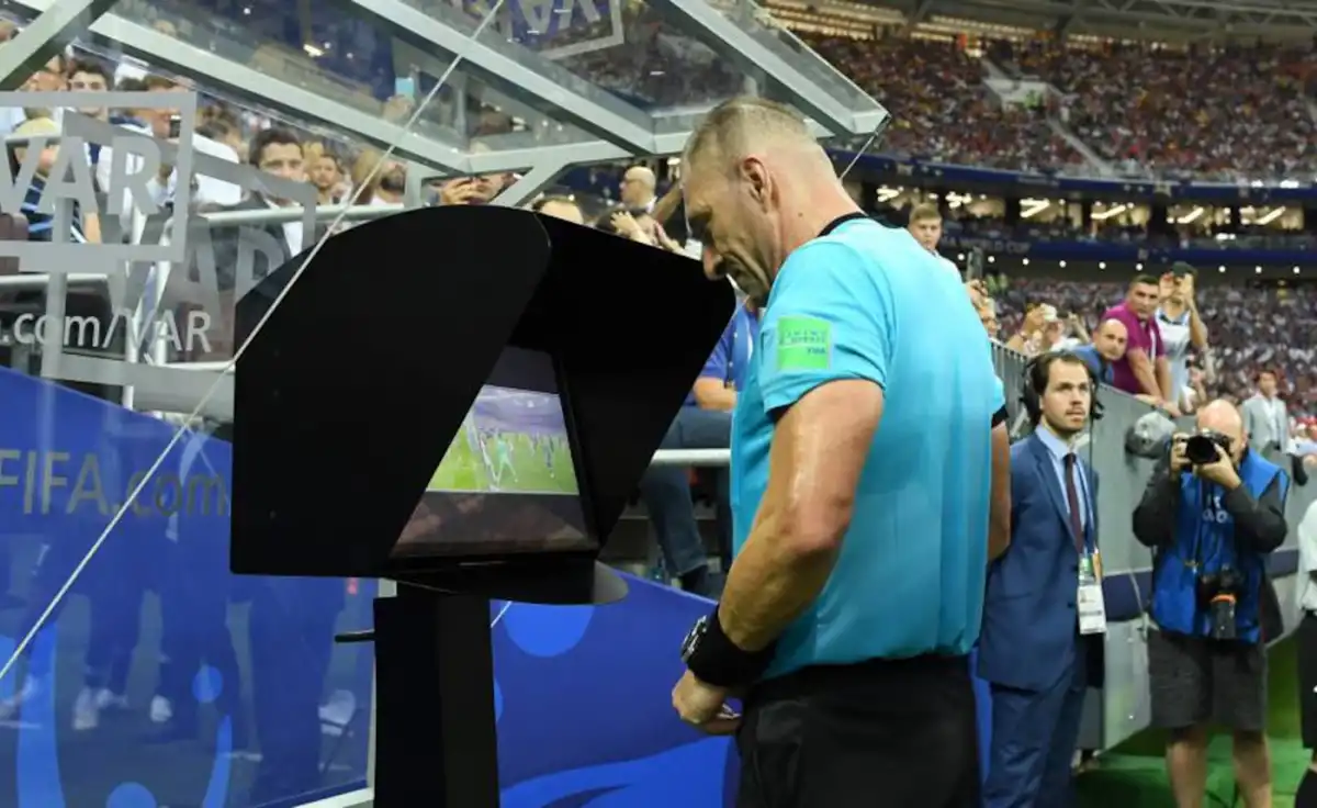 La IFAB utilizará el Mundial como laboratorio para experimentar nuevas reglas en el arbitraje.