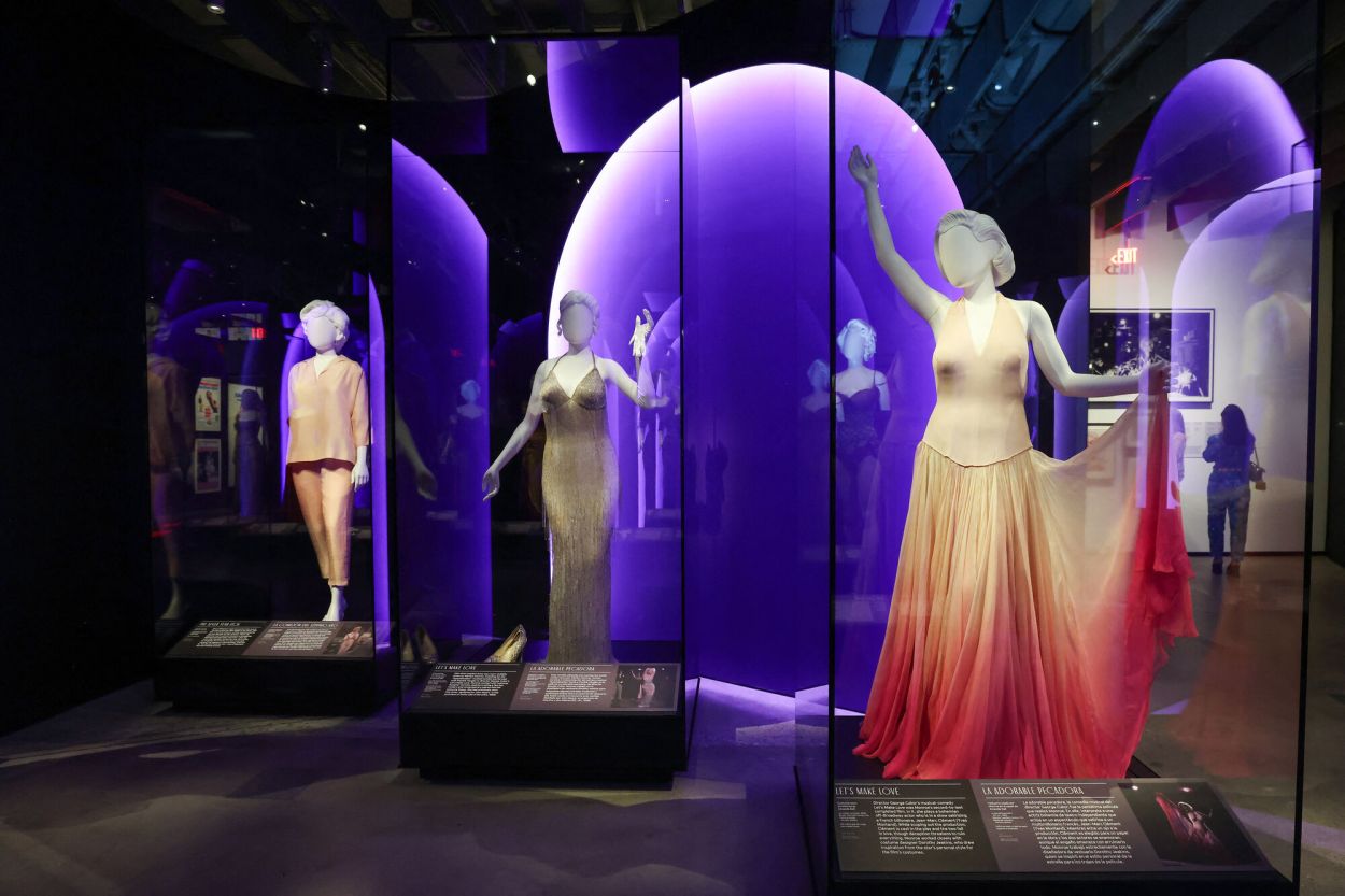 OTROS ATUENDOS. En el museo se exxhiben vestidos icónicos de Marilyn, además del tradicional blanco con el que se la conoce.