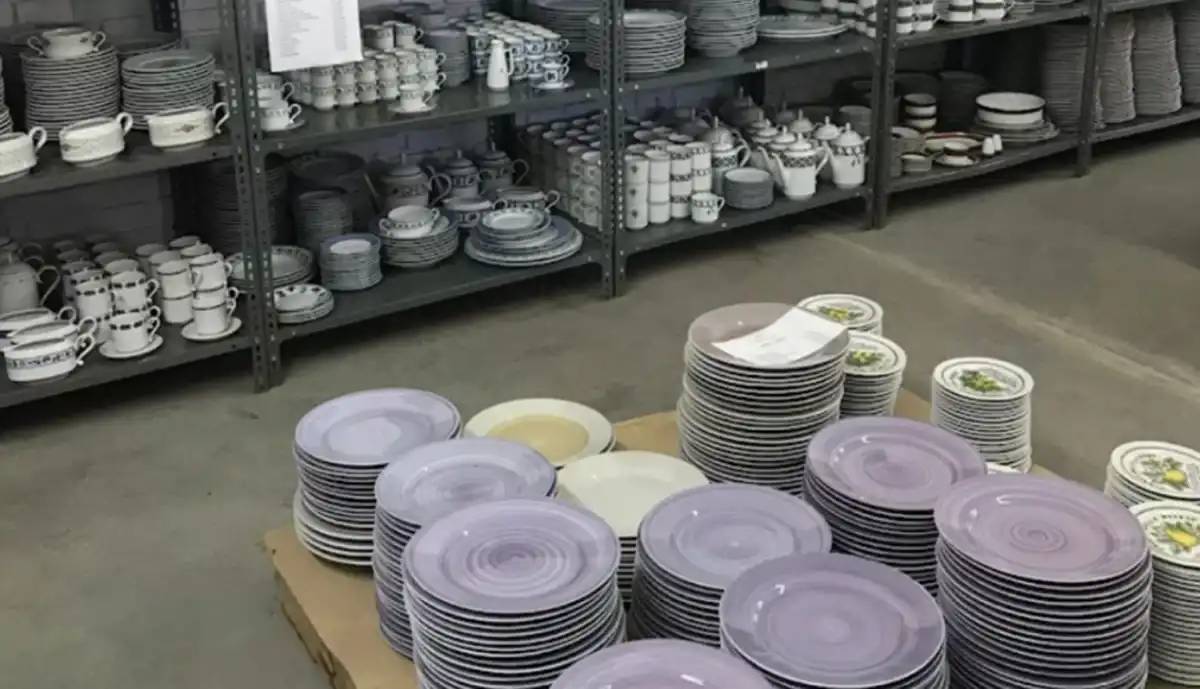 La única fábrica de porcelanas del país atraviesa uno de los momentos más delicados de su historia.