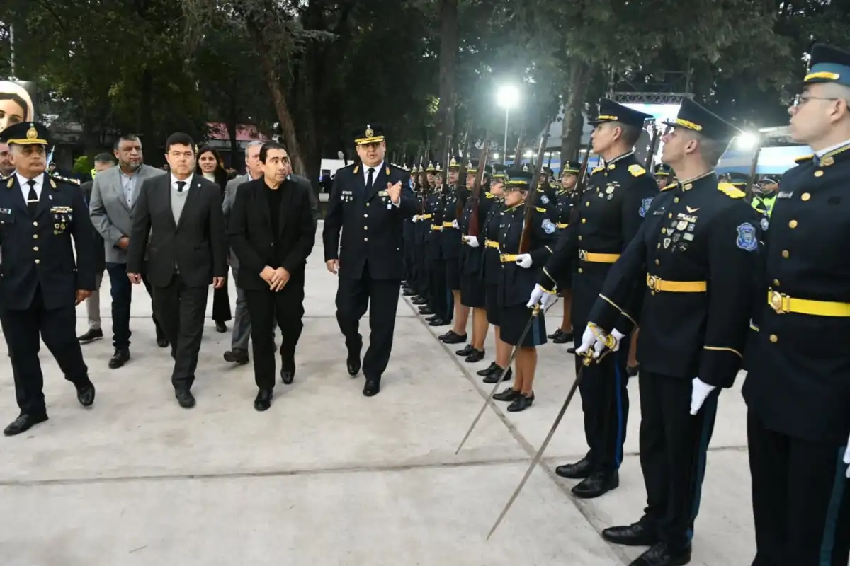 Sergio Mansilla presidió los actos oficiales. 