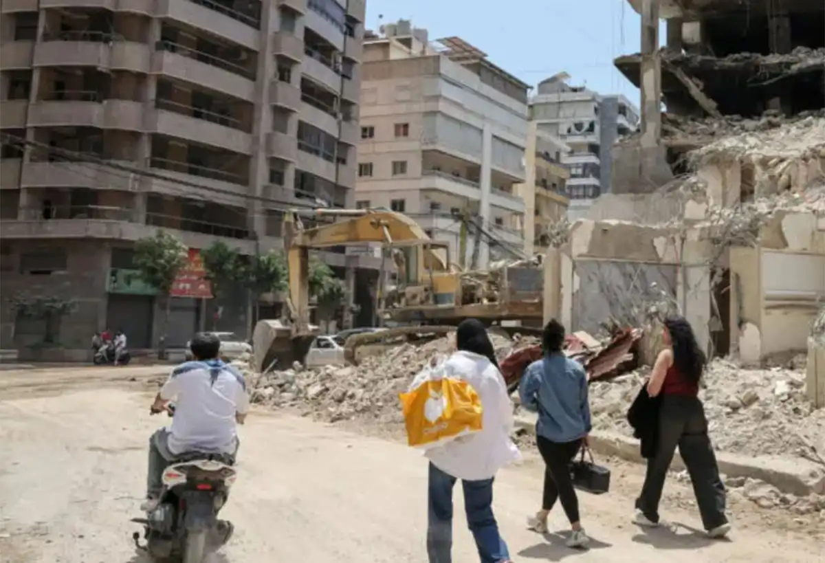 Los suburbios del sur de Beirut están bajo amenaza de nuevos ataques israelíes en caso de que continúe la ofensiva de Hezbolá contra Israel