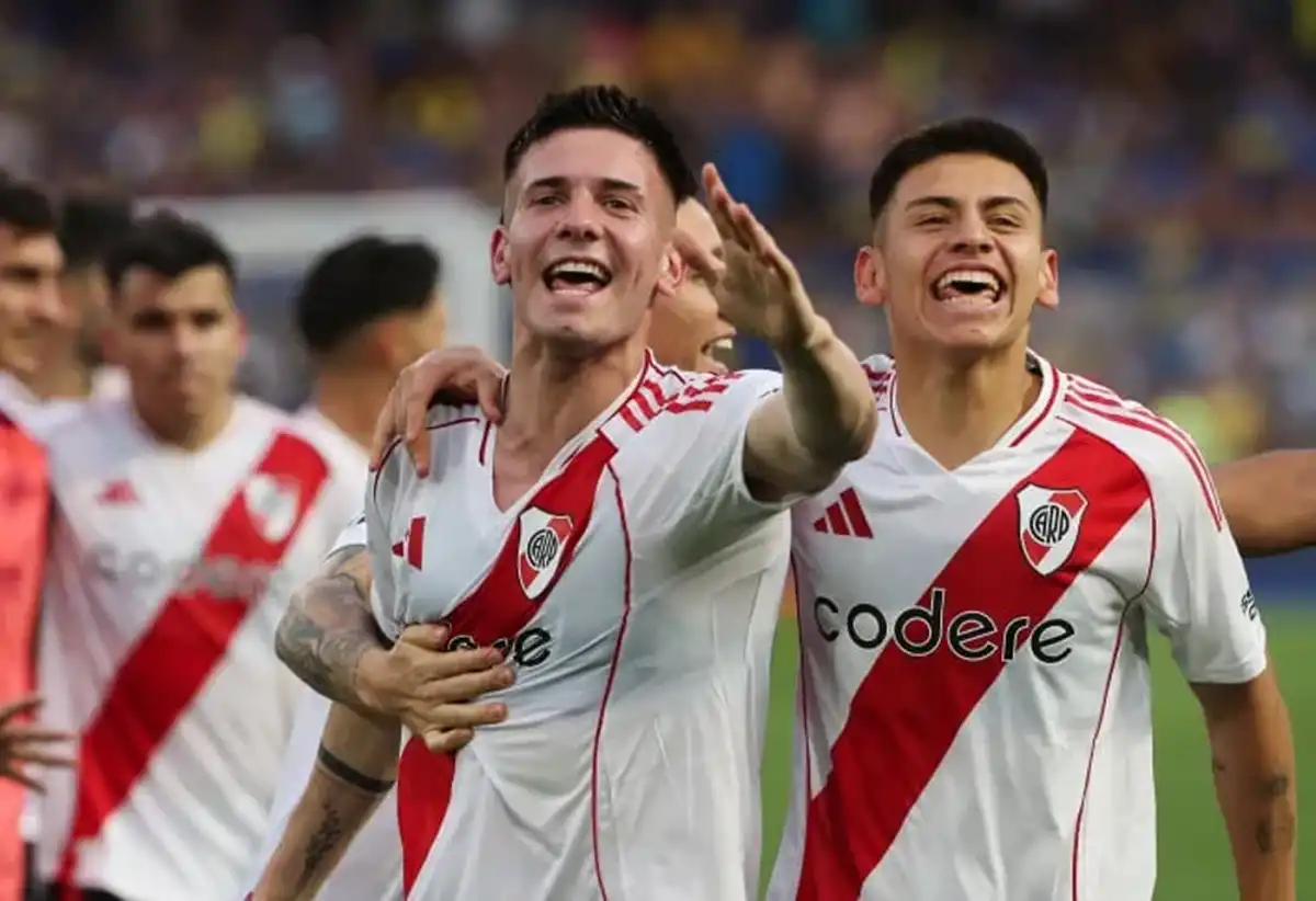 Mastantuono y Echeverri no atraviesan un buen momento en el Viejo Continente; River quiere repatriarlos en el próximo mercado de pases.
