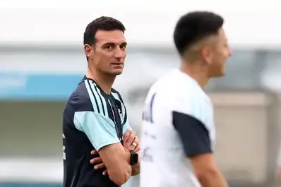 Selección: Scaloni paró un equipo con varias ausencias y crece la preocupación por Gonzalo Montiel