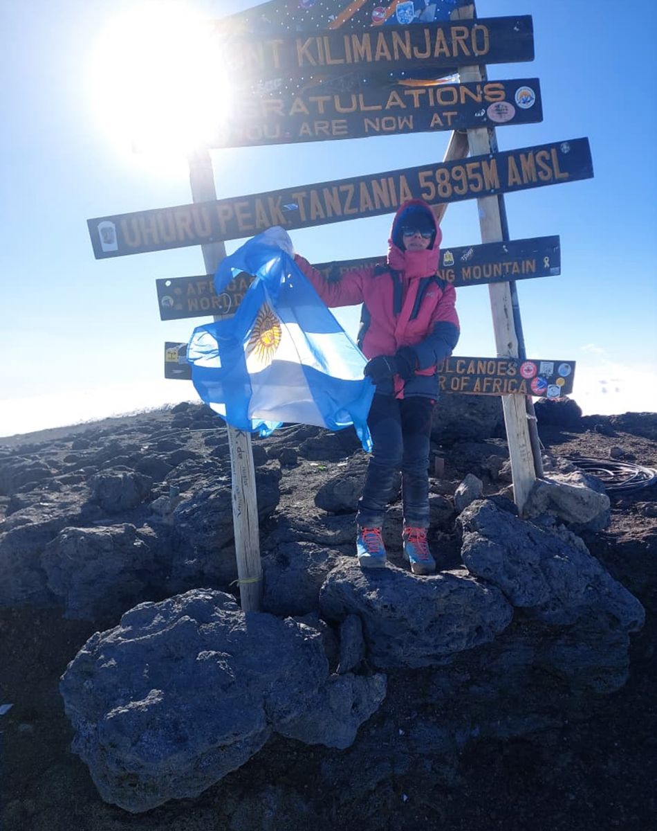 Es tucumana, conquistó el Kilimanjaro y el Aconcagua, y ahora va por otra cumbre histórica en Rusia