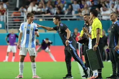 Selección Argentina: Nicolás Paz preocupa a Scaloni y Buendía quedó en alerta para el Mundial 2026